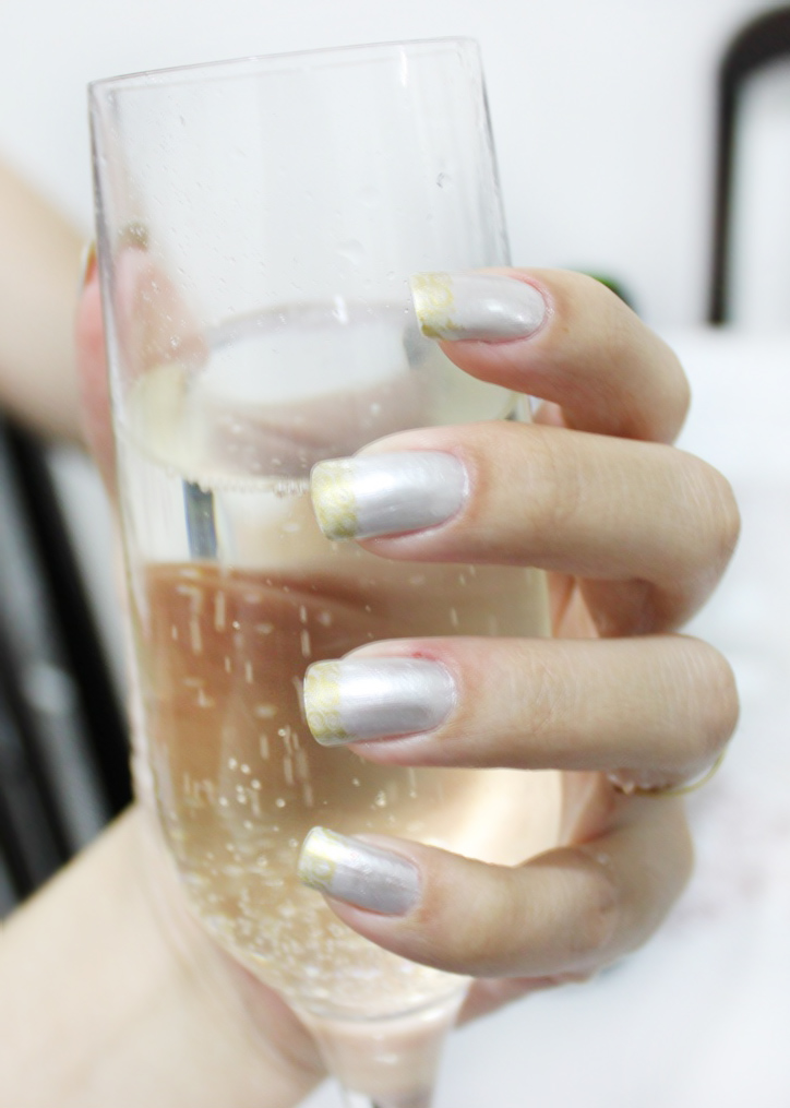 French manucure argent — pose gel